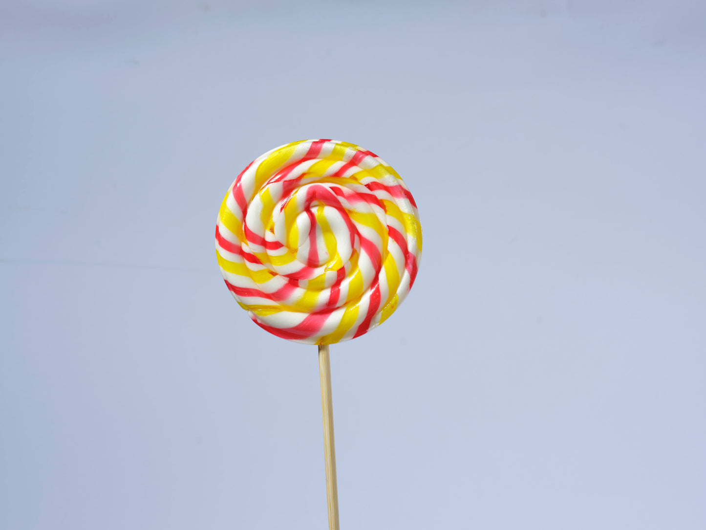Zubi Swirl Big Lolly (Assorted) - Enriched with Vitamin C